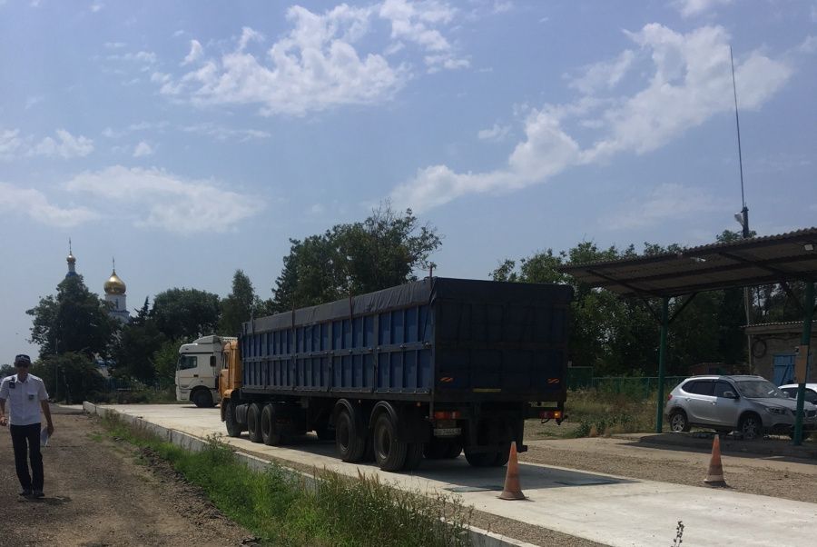 В Усть-Лабинском районе контролируют движение большегрузов